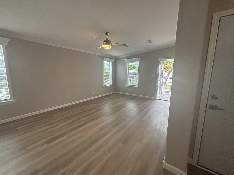 934 W Cayman Ave #84 — Photo 5