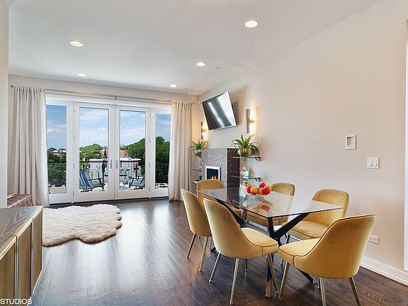 4th image of 3107 W Armitage Ave APT 3