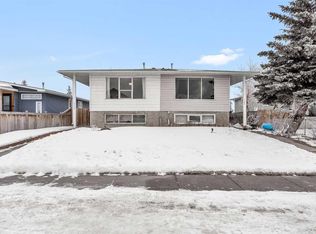 111 S Dovertree Pl SE, Calgary, AB T2B 2K3