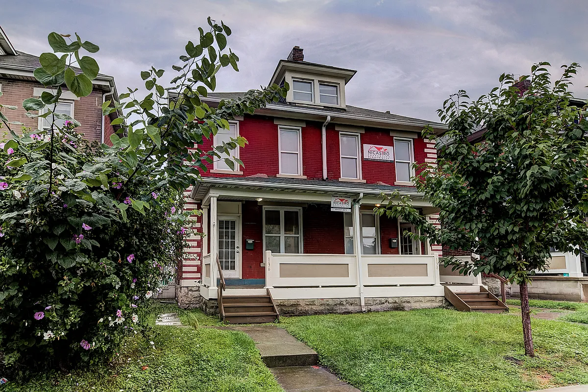 Building Photo - 136-138 E 11th Ave