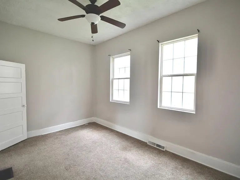 4582 Eastern Ave — Photo 7