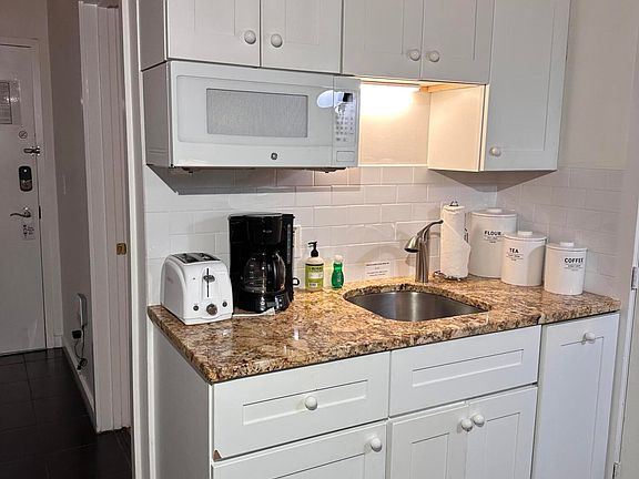 5th image of 21 39G Island Inn Road #39G