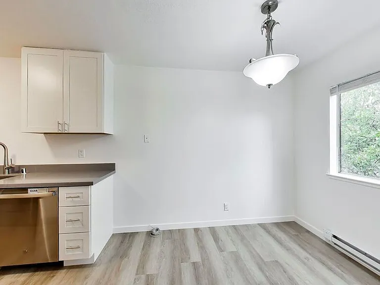 1015 Continentals Way — Photo 4