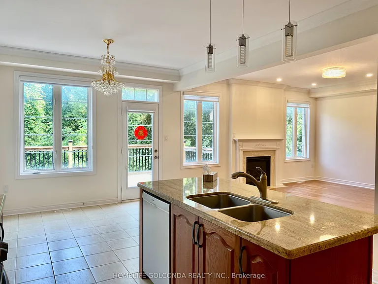 160 Chouinard Way — Photo 9