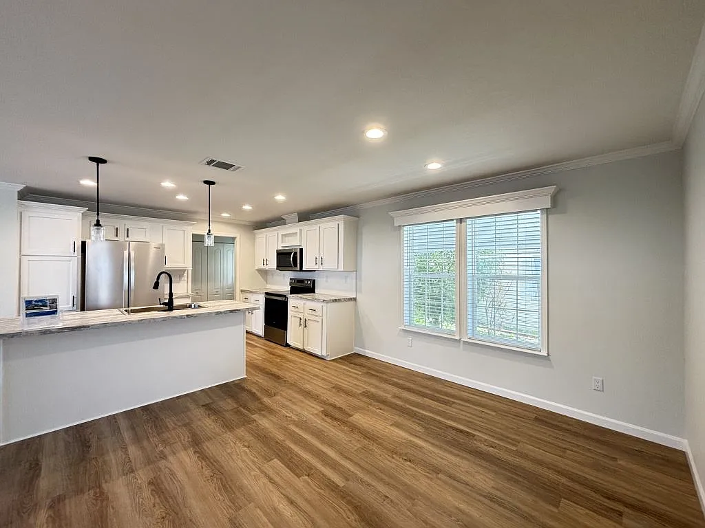 2 bed, 2.5 bath, 1356 sqft, $1,899 — Photo 3