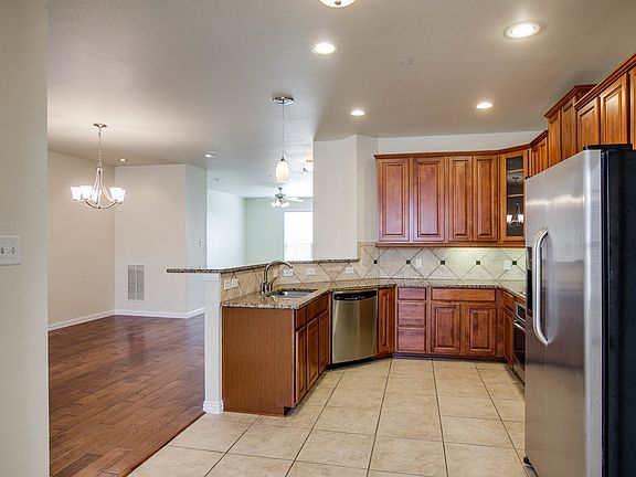 4th image of 2594 Jacobson Dr