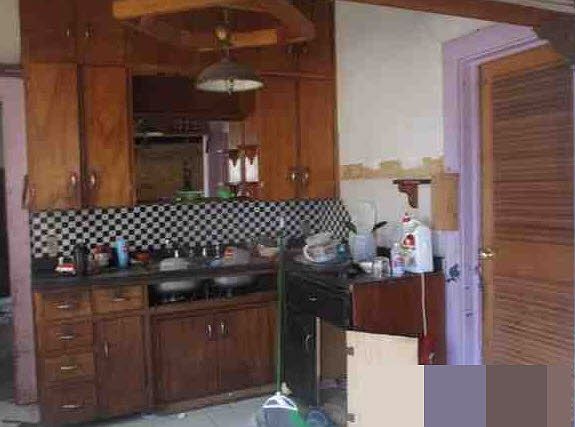 5th image of 742 Lexington Ave