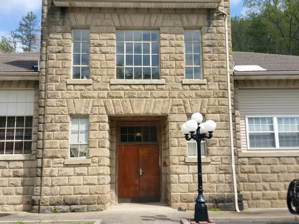 291 August Cir, Lowmansville, KY