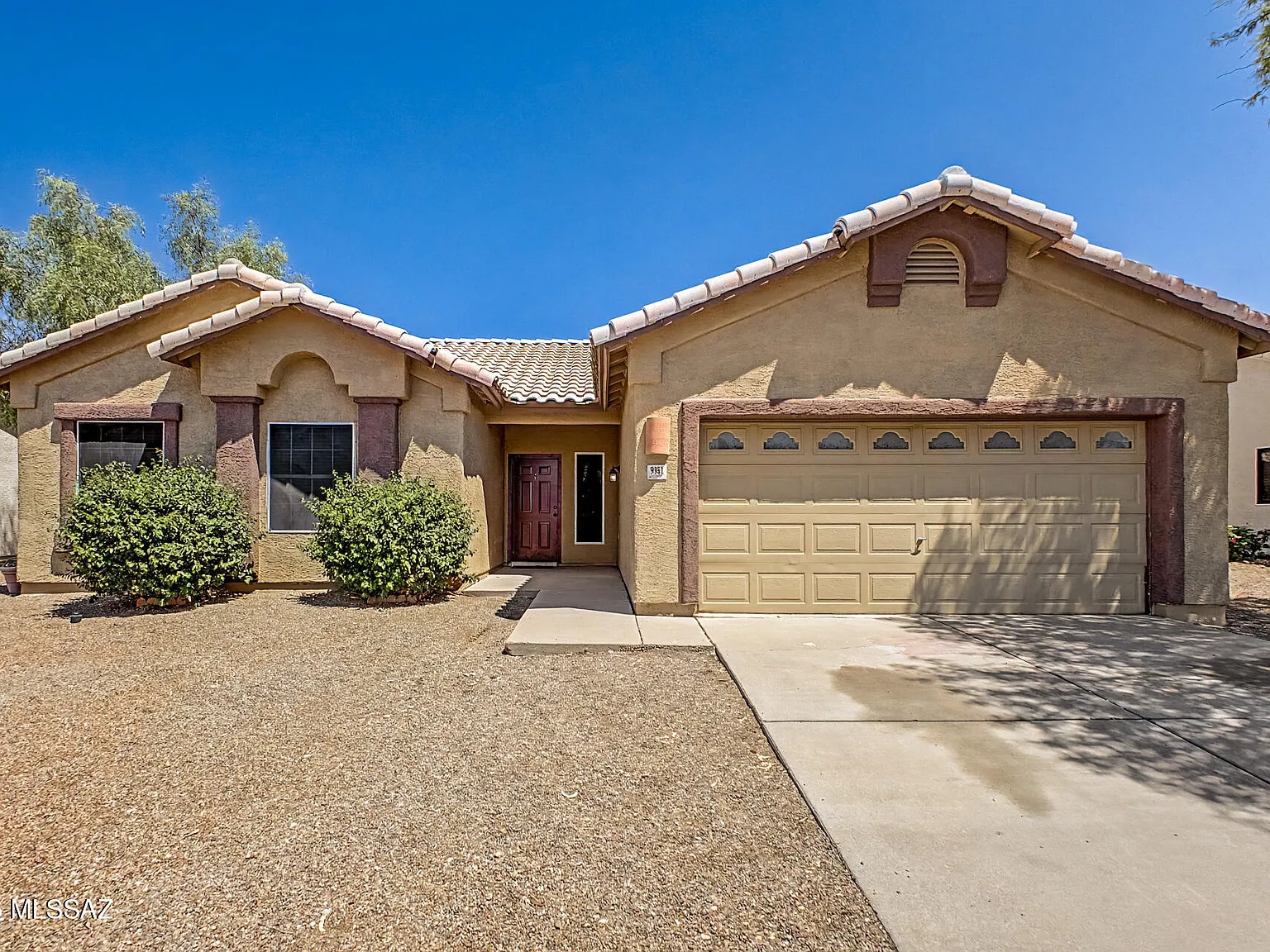 3 bed, 2.0 bath, 1445 sqft, $2,100 — Photo 1