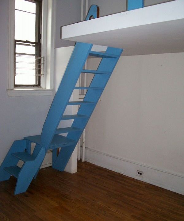2nd image of 310 N 33rd St