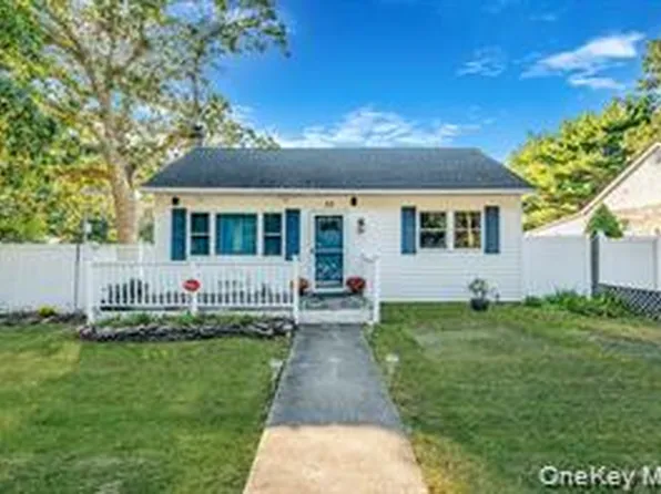 32 Pine Tree Drive, Shirley, NY 11967