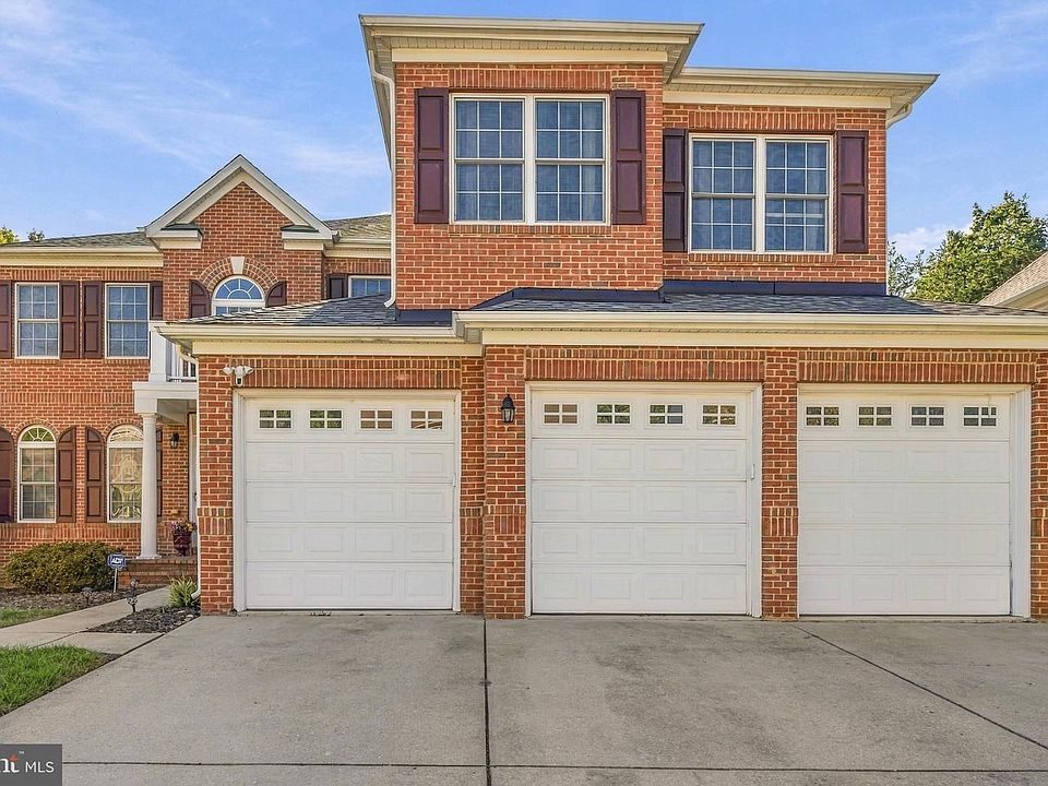1st image of 1106 Caskadilla Ln