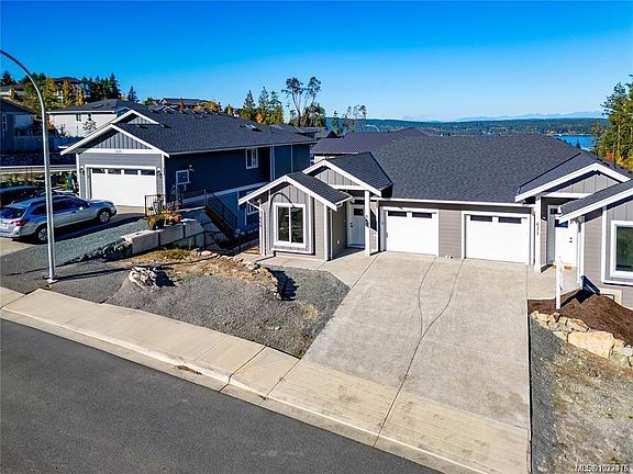 2nd image of 669 Sanderson Rd