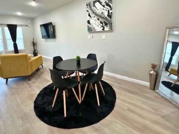 10214 Hollyglen Dr #Id1377438p, Houston, TX 77016