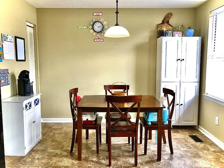 108 Edgehill Ln — Photo 11