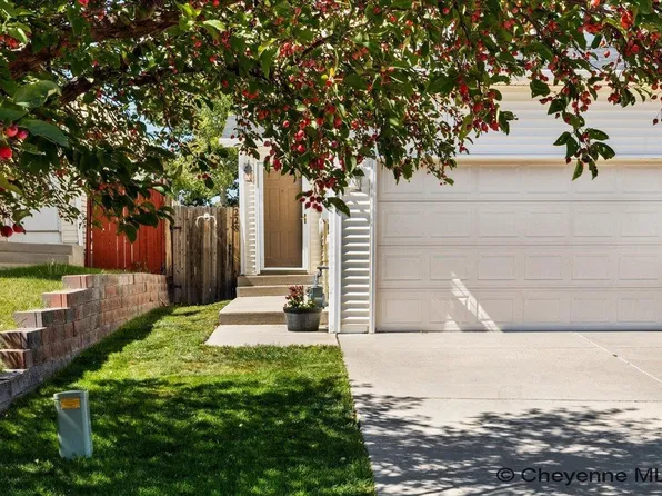 228 Hunters Way, Cheyenne, WY 82007