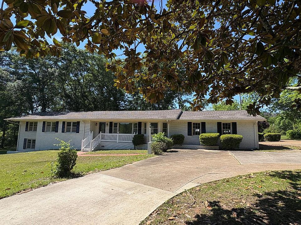 1st image of 301 W Ridgewood Rd