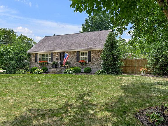 3rd image of 2028 Bellefonte Dr