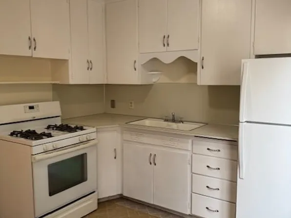 4728 Chicago St APT 13, Omaha, NE 68132