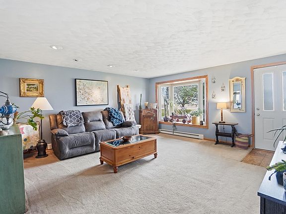 5th image of 503 N Webster Rd