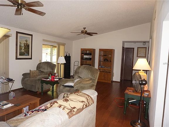 3rd image of 6331 Fox Briar Trl