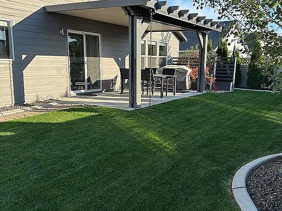 2nd image of 3059 N Moonshadow Ave