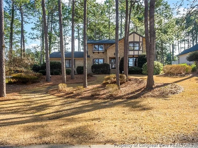 6821 Thames Dr — Photo 2