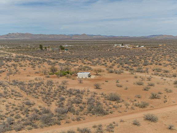 3rd image of 1438 N GUNSMOKE Avenue