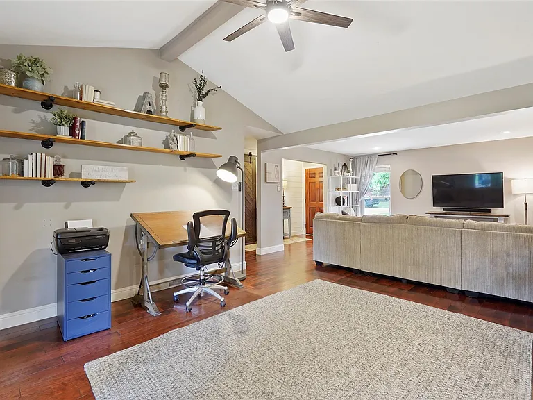 10710 Overbrook Ln — Photo 9