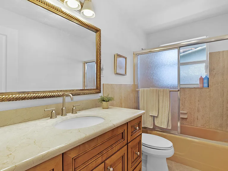 1418 NE 57th Pl — Photo 26