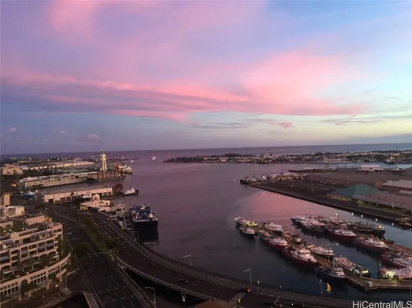 215 N King St APT 2409, Honolulu, HI 96817
