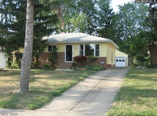 18118 Adams Dr, Strongsville, OH 44149