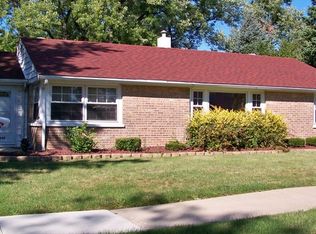 9940 Harnew Rd E, Oak Lawn, IL 60453