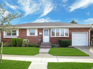515 1st St, Franklin Square, NY 11010