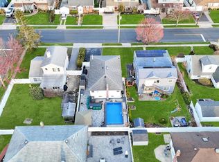 256 Division Ave, Massapequa, NY 11758