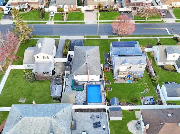 256 Division Avenue, Massapequa, NY 11758
