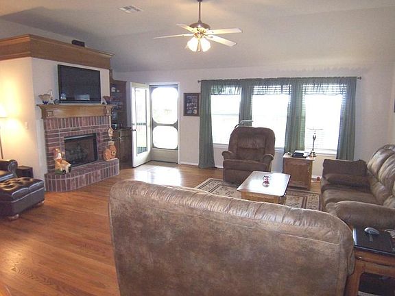 Open living/dining/kitchen