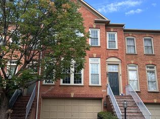 1815 Dawson St, Vienna, VA 22182