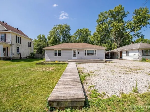 715 N Broadway St, Blanchester, OH 45107