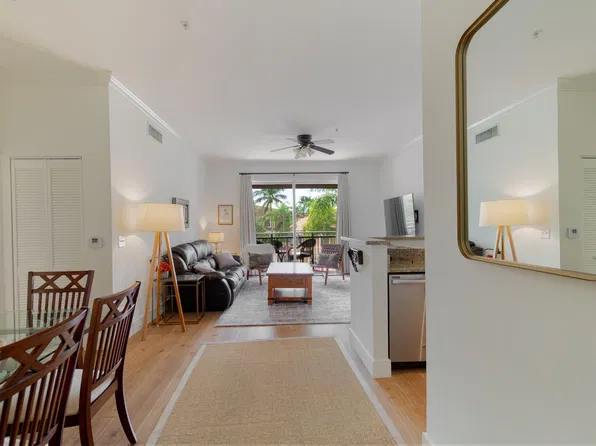 11760 Saint Andrews Pl, Wellington, FL