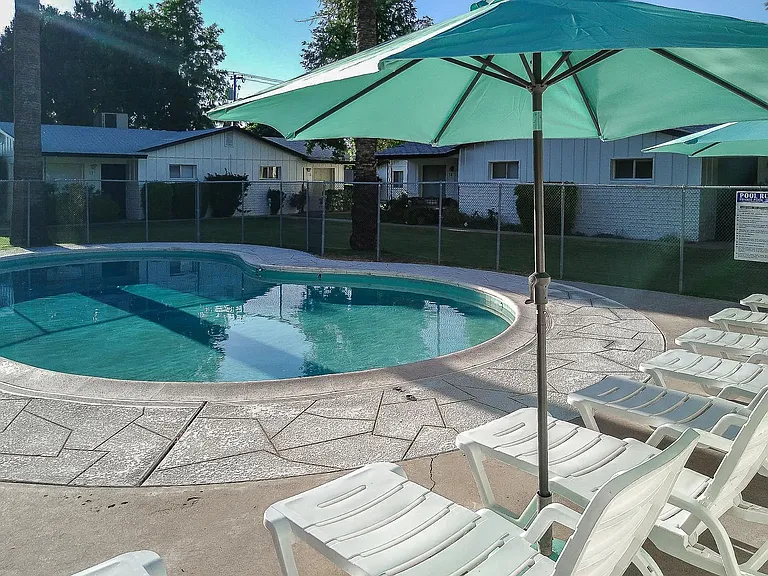 914 W Glendale Ave #7 — Photo 24