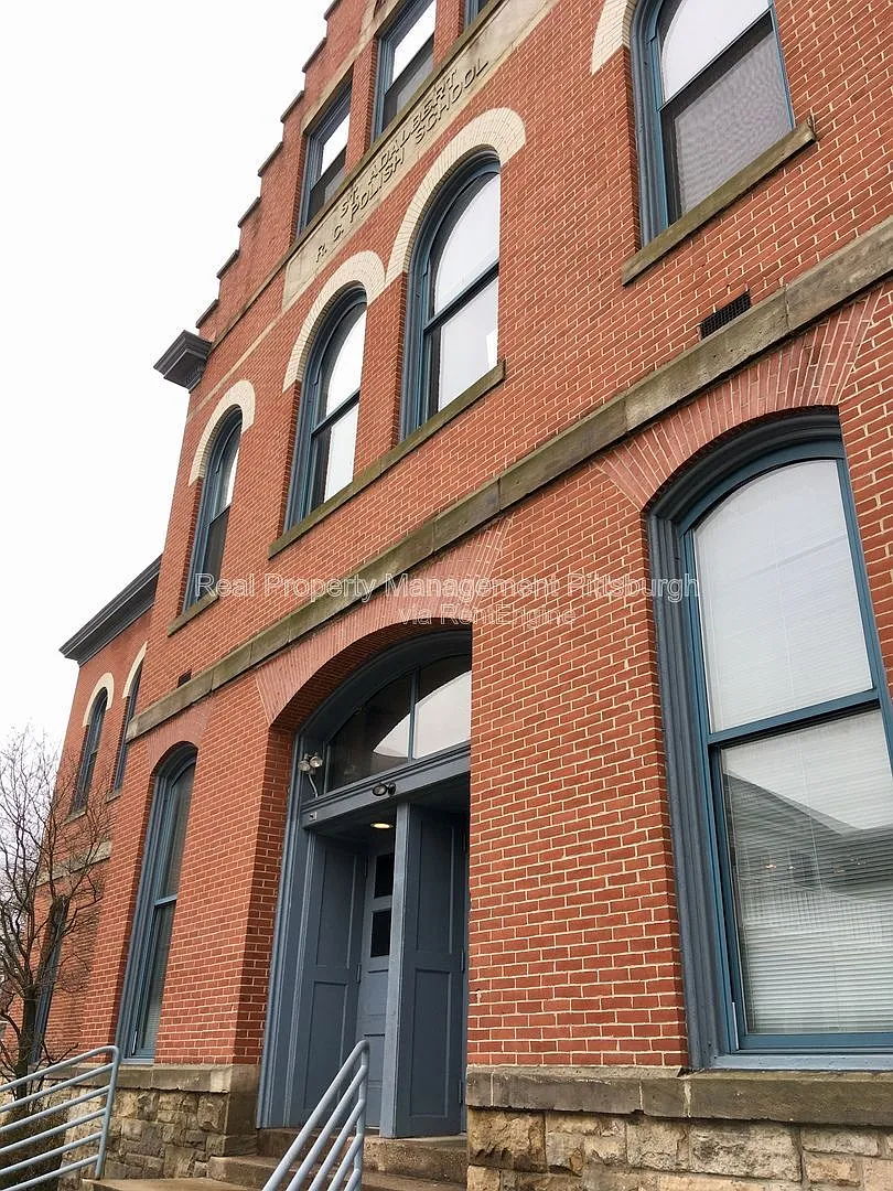 1 bed, 1.0 bath, 1200 sqft, $1,595 — Photo 1