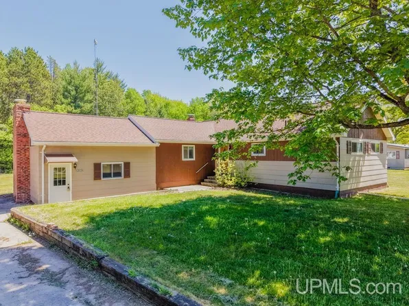 10076 State Highway M35, Brampton, MI 49837