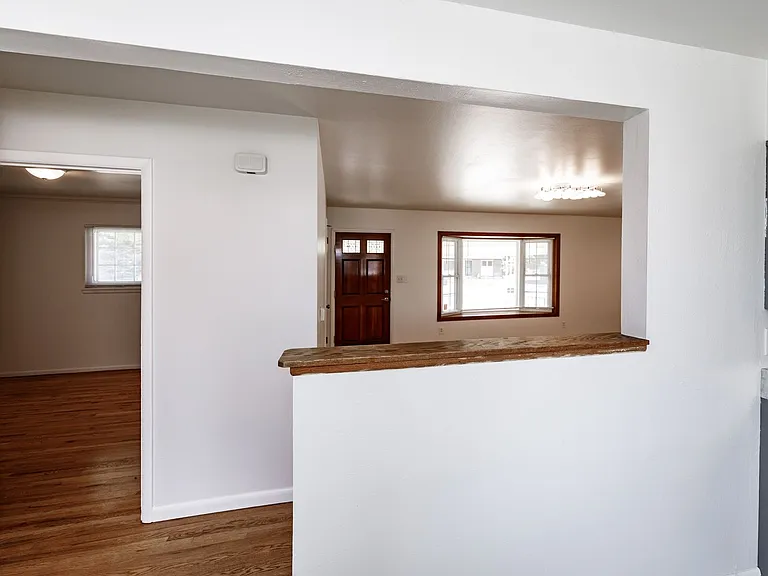 129 Ely St — Photo 14