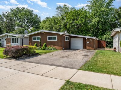 438 S Wolf Rd, Wheeling, IL, 60090