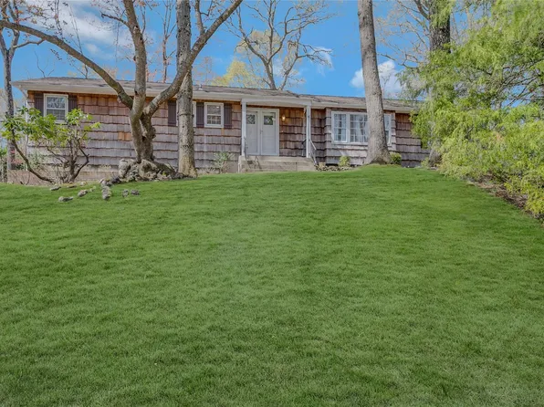 10 Ellen Drive, Port Jefferson, NY 11777