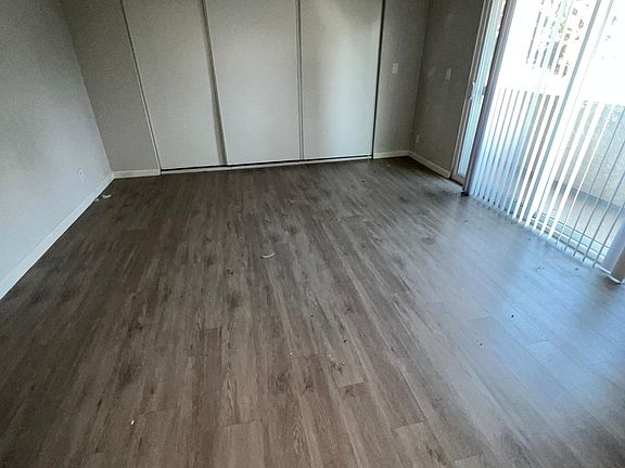 5th image of 4625 Sylmar Ave #109