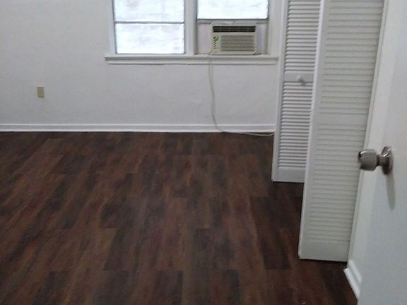 4th image of 2300 W Flagler St APT 11