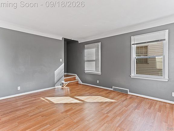 5th image of 12044 Forrer St E
