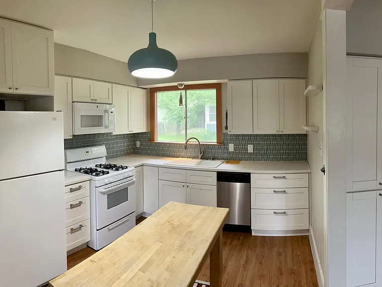 6800 Meadow Cir — Photo 3